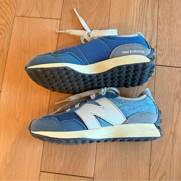 New Balance 327 Kids Sneakers Blue Size 11 - Picture 2 of 8